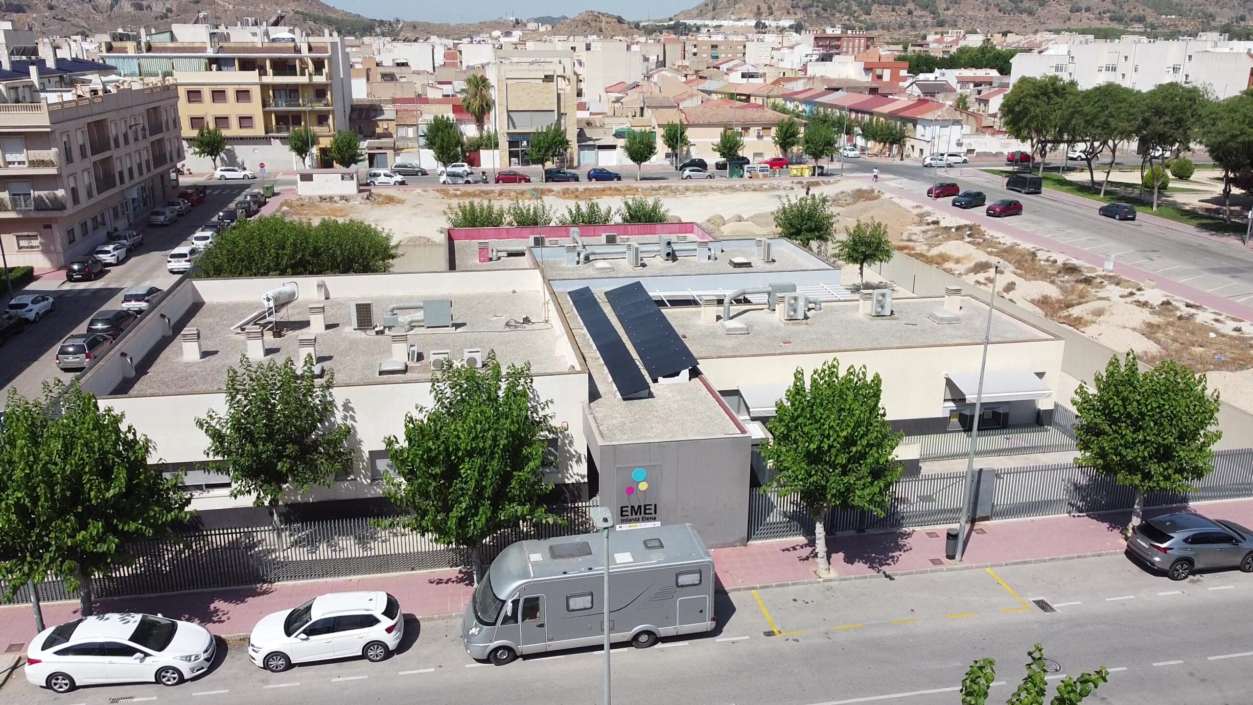 Placas solares en la escuela infantil Infanta Elena de Santomera, instalación del Ayuntamiento